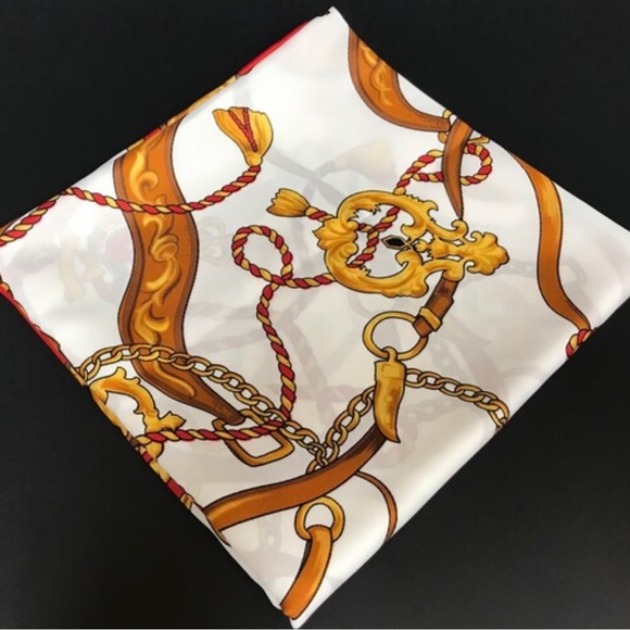 Vintage 80s/90s Square Scarf, Head Scarf, Neck Scarf, Traditional Scarf - Picture 9 of 10